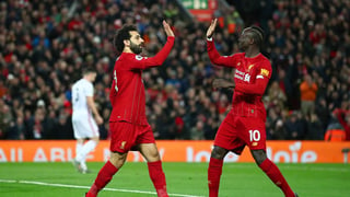 El egipcio Mohamed Salah (i) y el senegalés Sadio Mané (d) anotaron los goles del triunfo 'red'. (ESPECIAL) 