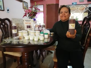 Lorena Quintero es productora artesanal y tiene su marca llamada Productos Herbolarios de Viesca. (VIRGINIA HERNÁNDEZ)