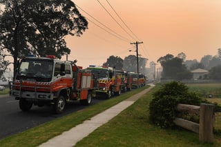 
El incendio pasó las líneas de contención el viernes y fue descrito como “prácticamente imparable” mientras destruía inmuebles y quemaba más de 14,000 hectáreas del Parque Nacional Flinders Chase. (EFE)