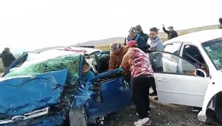 Durante la mañana de este viernes se registró un accidente vehicular en el kilómetro 55 de la carretera libre Saltillo-Torreón, con saldo de una persona fallecida y dos heridos. (ESPECIAL)