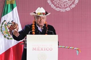 López Obrador señaló que propondrán a las empresas constructoras un nuevo trazo que no afecte a las comunidades indígenas. (NOTIMEX)
