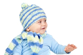 Durante la temporada invernal y ante los constantes cambios de clima, es de suma importancia proteger a los bebés. (ARCHIVO) 