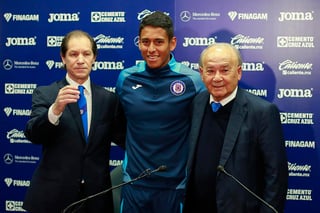 El futbolista mexicano fue presentado en una breve conferencia de prensa. (AGENCIAS)
