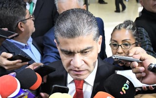 El gobernador de Coahuila, Miguel Ángel Riquelme Solís, indicó que el presupuesto en salud es escaso y cuenta con restricciones que dificultan su uso. (ARCHIVO)