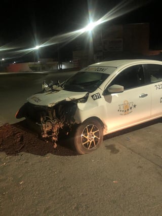 El accidente fue protagonizado por Ángel, de 30 años de edad, conductor de un vehículo de la marca Nissan línea Versa en color blanco empleado como taxi, de la línea Elite, San Isidro.
(EL SIGLO DE TORREÓN)