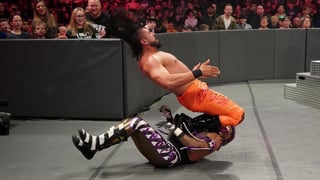El gomezpalatino Andrade se impuso por segunda ocasión a Rey Misterio, en lo que puede ser el inicio de una gran rivalidad. (CORTESÍA WWE)