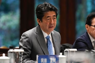 'Japón ha venido instando a todas las partes involucradas a ejercer autocontrol, por lo que apoyamos la respuesta contenida de Estados Unidos', dijo Abe. (ARCHIVO)