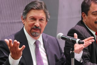 Ricardo Monreal, senador de la bancada de Morena, señaló que se debe verificar cuál es la verdadera nacionalidad de Napoleón Gómez Urrutia. (ARCHIVO)