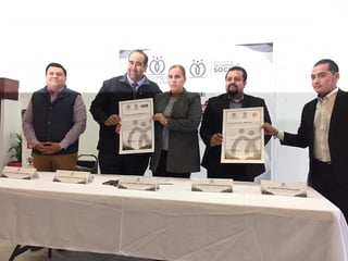 La firma de convenio estuvo encabezada por la alcaldesa Marina Vitela y los representantes de ambas instituciones educativas. (EL SIGLO DE TORREÓN/ANGÉLICA SANDOVAL)