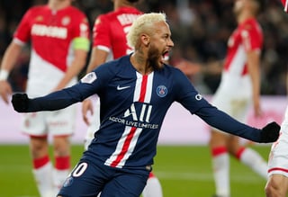 Neymar festeja uno de sus dos tantos, en el empate 3-3 con el Monaco. (AP)