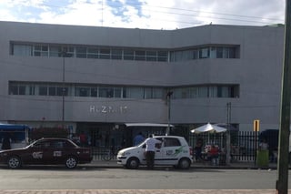 Por lo anterior fue trasladado a las instalaciones de la Clínica 46 del Instituto Mexicano del Seguro Social IMSS, para su atención médica.
(ARCHIVO)