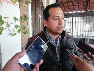 Juan José Carrillo Aldaba, presidente del PRI en Lerdo, declaró que lo primero que debe hacer el gobierno es aclarar dudas que se tienen de la operación del instituto. (EL SIGLO DE TORREÓN)