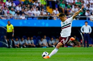Javier Hernández se convertiría en el nuevo referente del Galaxy, tras la salida de Zlatan Ibrahimovic. (ARCHIVO) 