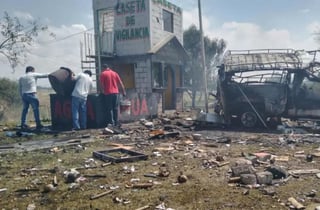 Lo anterior, luego de que el 16 de enero ocurriera la explosión de siete polvorines en dicho municipio del Estado de México, en el que otro civil resultó intoxicado por la inhalación de humo, quien fue atendido en el lugar. (EPSECIAL)