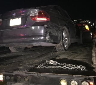 Un conductor ebrio atropelló a una menor de dos años y se impactó contra dos vehículos estacionados en Torreón. (EL SIGLO DE TORREÓN)