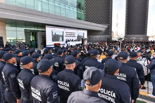 El titular de la DSPM de Torreón admitió que cuatro agentes egresados de la Academia de la Policía el pasado diciembre dieron positivo a dopaje, por lo que serán dados de baja formalmente. (EL SIGLO DE TORREÓN)