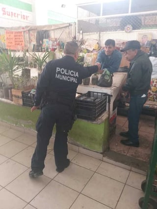 Desde el pasado fin de semana, policías municipales han visitado negocios en Ciudad Lerdo. (CORTESÍA)