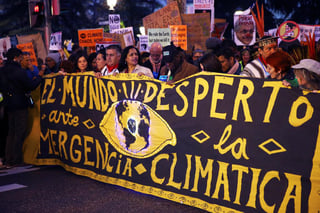 La carrera entre los países se ha disparado en los últimos meses para declarar resoluciones de emergencia climática. (ARCHIVO) 