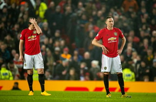 Manchester United perdió sorpresivamente 2-0 ante el Burnley, que se impuso en calidad de visitante. (EFE)