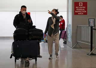 El aeropuerto de Los Ángeles, al igual que los de San Francisco, Chicago, Atlanta y el John F. Kennedy de Nueva York, han sido puestos desde la semana pasada en alerta. (ARCHIVO)