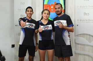 Óscar Hernández (i) y Joana Falcón (c) confirmaron la participación de su equipo rumbo a la competencia que se vivirá en La Laguna. (JESÚS GALINDO)