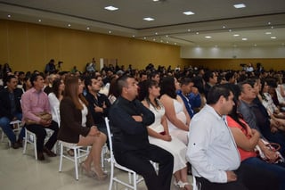 Las bodas y el nuevo cargo se anunciaron ayer y estuvo presente la presidenta honoraria del DIF estatal, Elvira Barrantes de Aispuro.