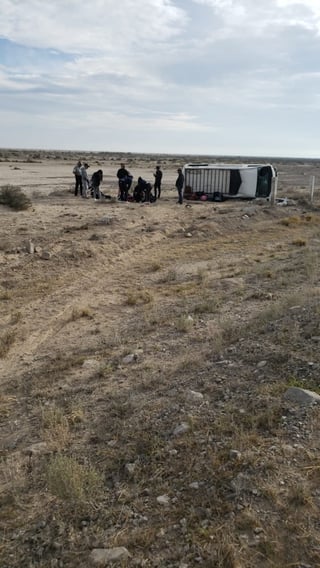 El percance vial ocurrió sobre la carretera Torreón-Saltillo a la altura del kilómetro 198+100. (EL SIGLO DE TORREÓN)