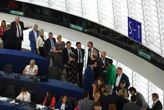 Legisladores británicos ante el Parlamento Europeo se preparan para salir de Bruselas y concretar la salida de su gobierno de la Unión Europea. (ARCHIVO) 