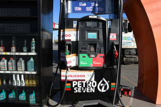 La gasolinera ubicada sobre la calzada Lázaro Cárdenas #511 y Rebollo Acosta en parque industrial 35077 fue calificada entre las estaciones 'verificadas con irregularidades en dar litros de a litro'. (EL SIGLO DE TORREÓN/FERNANDO COMPEÁN)