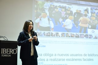 La directora de la División de Estudios Jurídicos del CIDE, María Solange Maqueo, impartió una charla a los asistentes. (ÉRICK SOTOMAYOR)