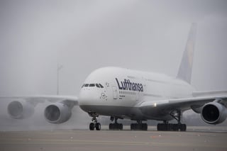 El grupo de aerolíneas Lufthansa ha cancelado hoy todos sus vuelos a China y desde China hasta el 9 de febrero. (ARCHIVO) 