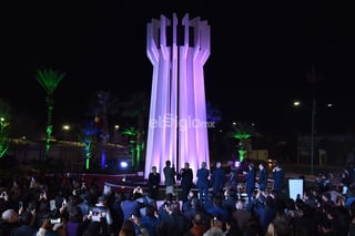 El “Torreoncito” mide más de 15 metros y consta de 16 columnas de un peso de siete toneladas cada una. (ERNESTO RAMÍREZ)