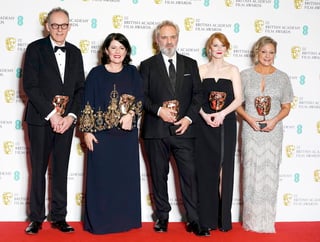 El cineasta británico Sam Mendes ganó este domingo el Bafta al mejor director por su película '1917', durante la 73 edición de los premios de la Academia Británica de las Artes Cinematográficas y de la Televisión. (EFE)