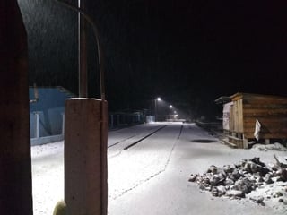 Esta mañana, parajes de cinco municipios del estado de Durango se tiñeron de blanco debido a una intensa nevada ocasionada por el frente frío 38. (TWITTER)