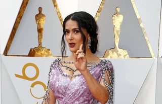 Salma Hayek es una de las presentadoras que subirán al escenario durante la ceremonia de los Oscar. (ARCHIVO)