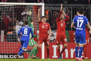 El Bayern tuvo que venir de atrás para vencer 4-3 al Hoffenheim, resultado que aseguró su pase a los cuartos de final del certamen. (EFE)