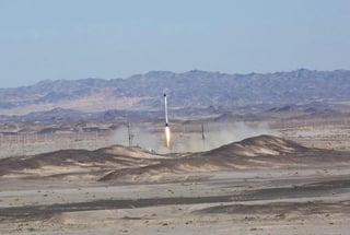 A pesar de que se concretó un exitoso despegue del cohete que llevaría al satélite diseñado por Irán, llamado Zafar, éste no consiguió la velocidad suficiente para llegar a la órbita de la tierra. (ARCHIVO) 