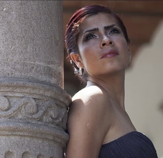 Lagunera. Con la influencia musical de su abuelo y la inspiración de María Callas, Iliana ha consagrado su canto en escenarios. (CORTESÍA)