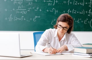 La participación femenina en el área físico matemático e ingeniería aún es escasa. (ARCHIVO) 
