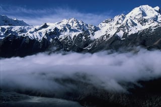 Los seres humanos alteraron uno de los picos más altos del Himalaya cientos de años antes de que pudieran poner un pie en la zona. (ARCHIVO) 