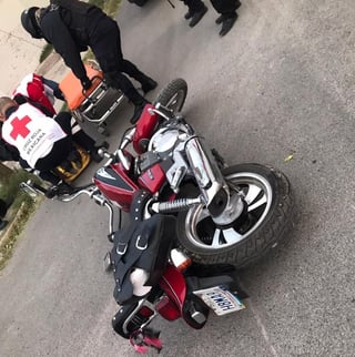 La moto fue impactada por una camioneta GMC Acadia, modelo 2018, color negro, que era conducida por Susana de 65 años de edad y que circulaba por la calle Escobedo.
(EL SIGLO DE TORREÓN)
