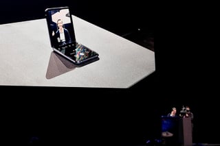 Durante su conferencia Samsung Unpacked, la empresa surcoreana presentó su Galaxy Z Flip, un teléfono con pantalla flexible. (ARCHIVO) 