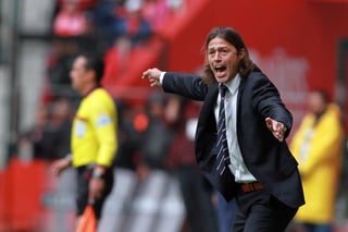 El último técnico en hacer campeón al Guadalajara (Clausura 2017) no se olvida del Rebaño mientras vive su aventura en la MLS con el San José Earthquakes. (ARCHIVO)