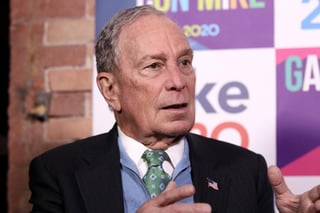 El candidato demócrata a la nominación presidencial, Michael Bloomberg, contrató a influencers para que hagan memes divertidos sobre su figura y fomenten su campaña. (ARCHIVO) 