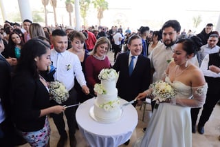 Las bodas comunitarias se realizaron ayer en GP en el Museo del Acertijo, en el marco del Día del Amor y la Amistad. (EL SIGLO DE TORREÓN/ANGÉLICA SANDOVAL)