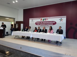 El evento se realizó ayer en el salón Benito Juárez de la presidencia municipal y fue encabezado por la alcaldesa Marina Vitela.