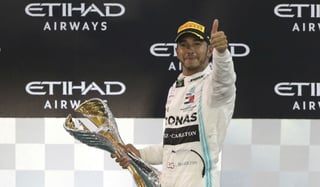 Lewis Hamilton suma tres campeonatos seguidos de Fórmula Uno, y seis en total. (ARCHIVO) 