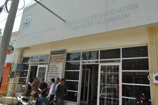 En los últimos años se han incrementado los convenios dentro de juicio en la Junta Local de Conciliación y Arbitraje de Torreón. (EL SIGLO DE TORREÓN)