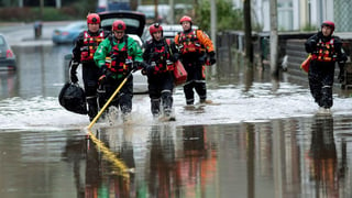 El servicio meteorológico británico, la Met Office, emitió 250 advertencias por inundaciones en Inglaterra, Escocia y Gales. (EFE) 