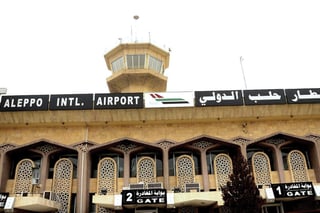 Los vuelos comerciales desde y a Alepo se suspendieron en diciembre de 2012 y desde entonces el aeropuerto sólo ha operado vuelos de prueba y para periodistas. (ARCHIVO)